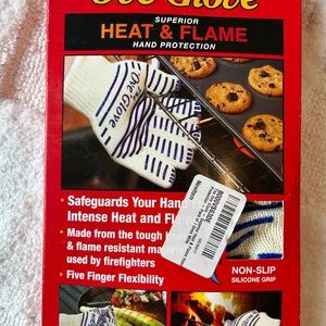 Ove Glove Heat & Flame Resistant Glove - White and Blue